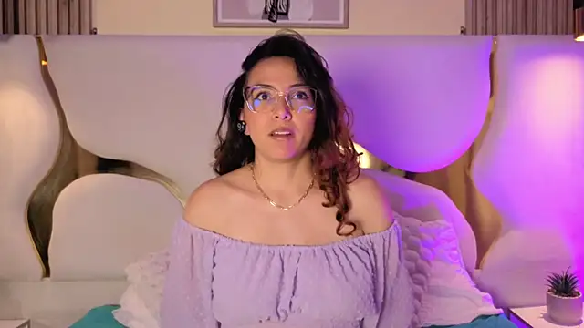 VeronicaJonesss_ webcam