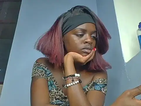 Lovey_queenn webcam
