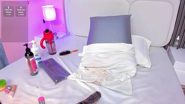 lia_sucker webcam