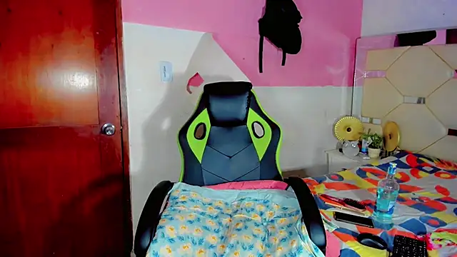 Naomisaenz01 webcam