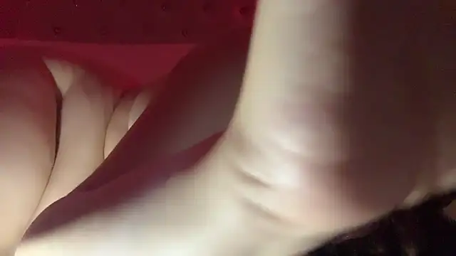 Onlygirlintheworld webcam