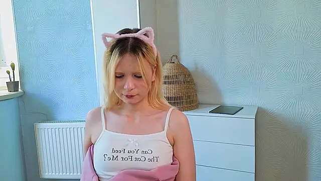 DemetriceCreselious webcam