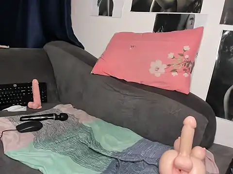 tinydolll webcam