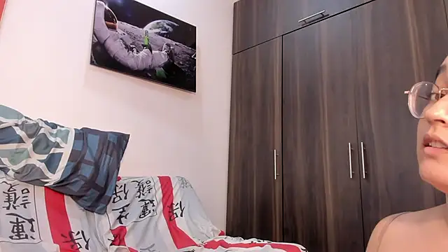 HarleyRedd webcam