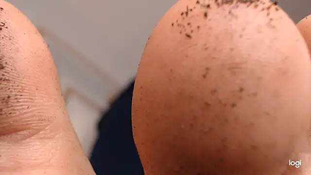 ash_feet webcam