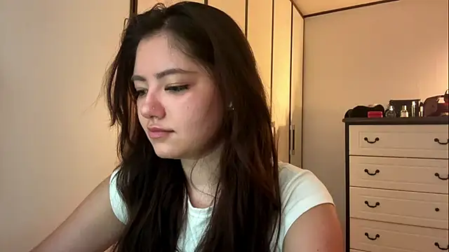 AnyaVibee webcam