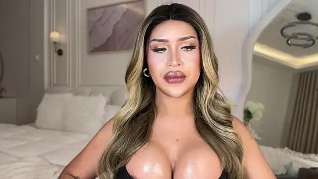 Modella: Your_Majesty_Tyra