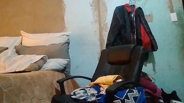 Nicky52 webcam