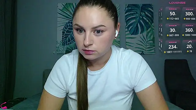 mia_bloomy webcam