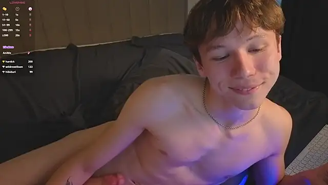 cuMte_boy live cam on StripChat