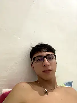 CamiRojas_boy webcam