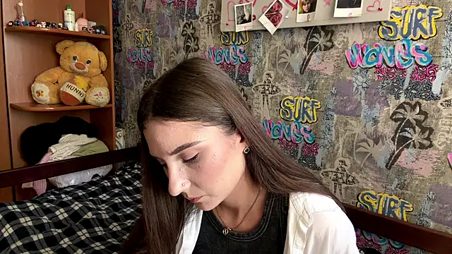 KittyNoSkirty webcam