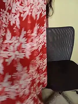 LouleyRani_ webcam