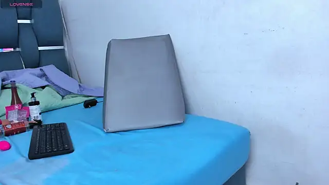 cyndycranforsquirT webcam