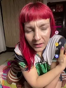 Amelie-RedHoney webcam