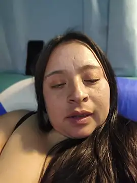 Gatitadiablita35 webcam