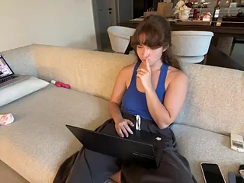 Nura_n_Sarah webcam