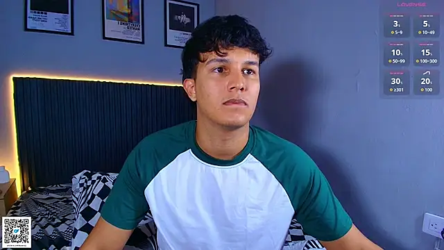 Leo_Savage_ webcam