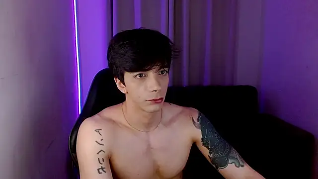 H3ll_B0I webcam