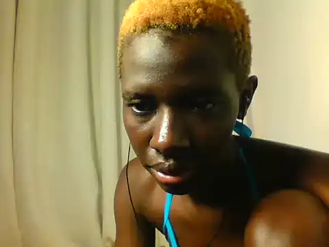 Goldy_petite webcam