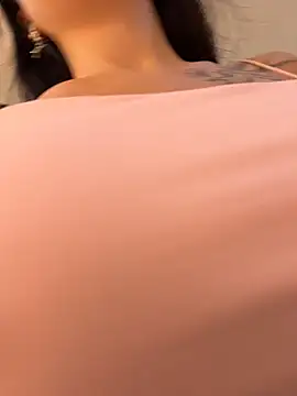Wet__Bunny live cam on StripChat
