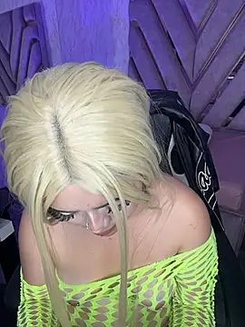 lya_nekko_ live cam on StripChat