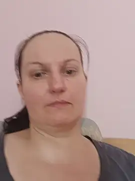 BustyLadyAlma webcam