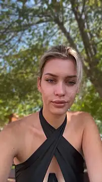 KikiWatson webcam