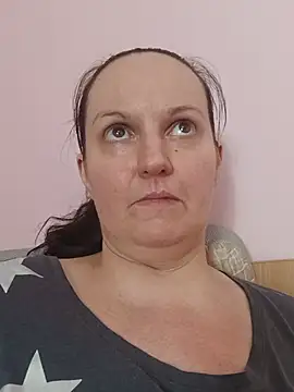 BustyLadyAlma webcam