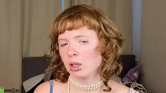 VioletDesiree webcam
