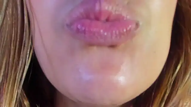 CurvyJulieth webcam