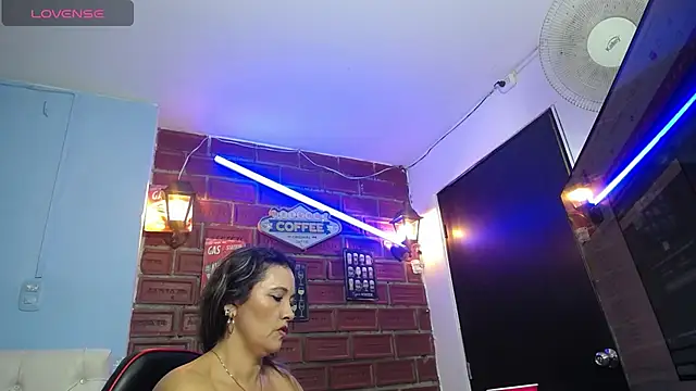 noelia_milf19 webcam
