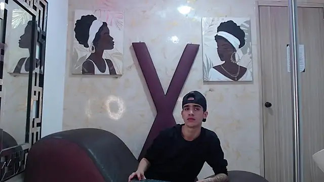 GOLDEN_BOSS webcam