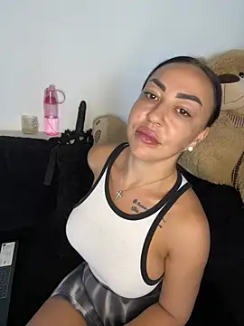 MaiaGold69 webcam