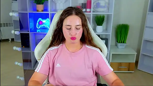 NadinnL webcam