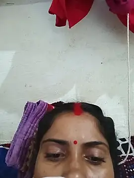 Poojaxx56 webcam