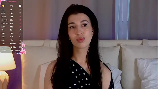 HornyPriestess webcam