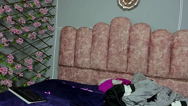 SerenaWilde webcam
