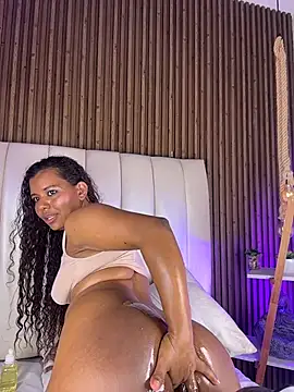 SandraMilerr live cam on StripChat