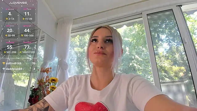Ella_Vee webcam