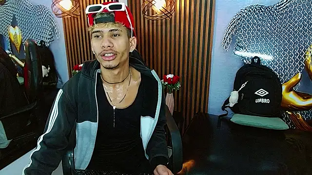 Skinny_cute_Alyer webcam