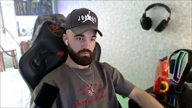_Serious_Man webcam