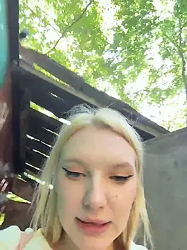 AmmyInPublic webcam