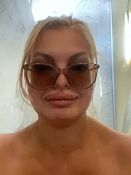 DivaVonTease webcam