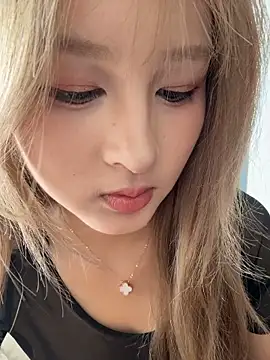 yuki_june live cam on StripChat