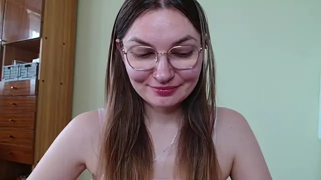 LooveELLYx webcam