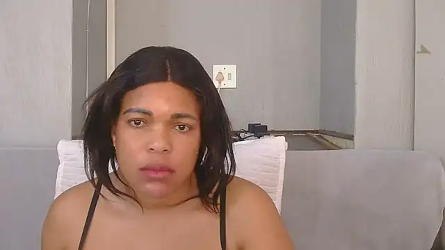 YellowPeaches webcam