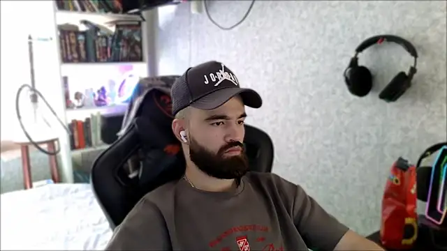 _Serious_Man webcam