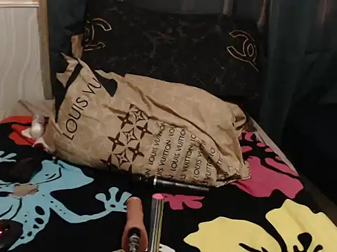 QueenShelly03 webcam