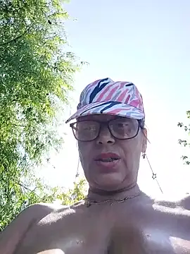 Love_Tina_Forever webcam